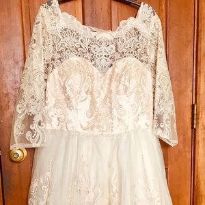 ModCloth’s 👰🏼 Gilded Grace Lace Dress size 16